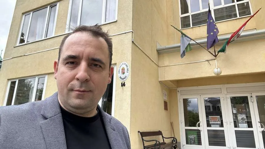 Máté István előadást tart a budapesti Czimra Gyula Általános Iskolában